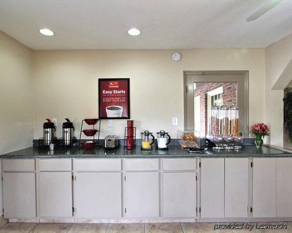 Econo Lodge Walterboro Restaurant photo